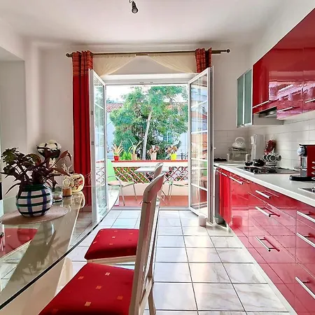 Apartment Henri Camille Real Estate - St Marie 2 - 3 Bedrooms - Center