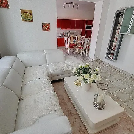 Henri Camille Real Estate - St Marie 2 - 3 Bedrooms - Center
